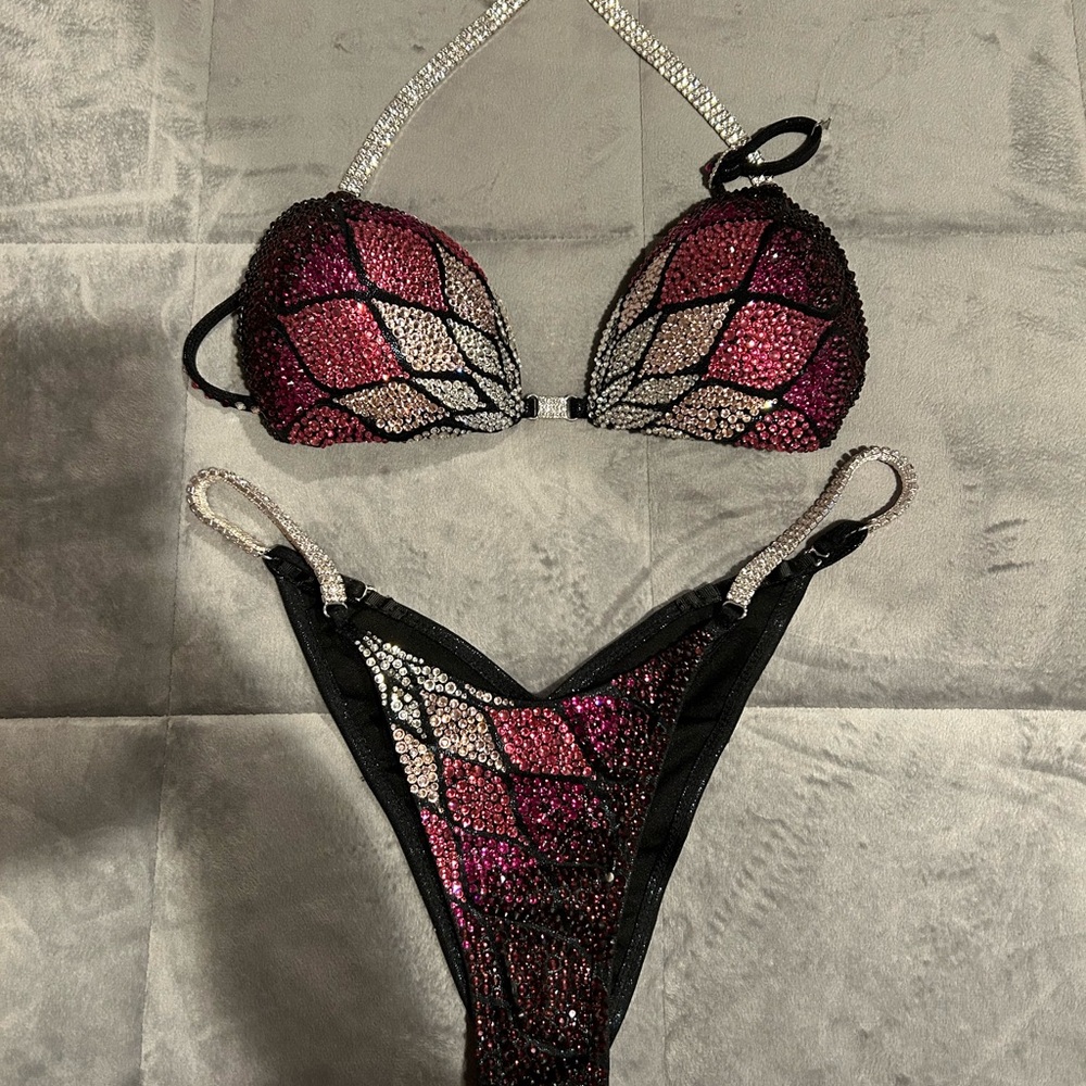 Show bikini suit